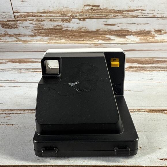 Polaroid One Step 2 i-Type Instant Film Camera | TESTED - Picture 3 of 4